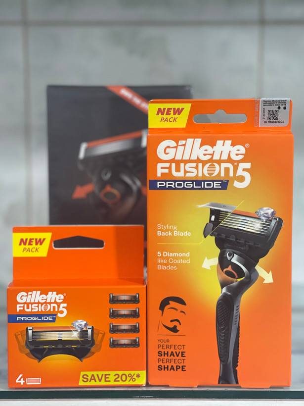 ست دسته اصلاح فیوژن پروگلاید و تیغ یدک ژیلت Fusion5 ProGlide اصل | اصلاح حرفهای و نرم آقایان