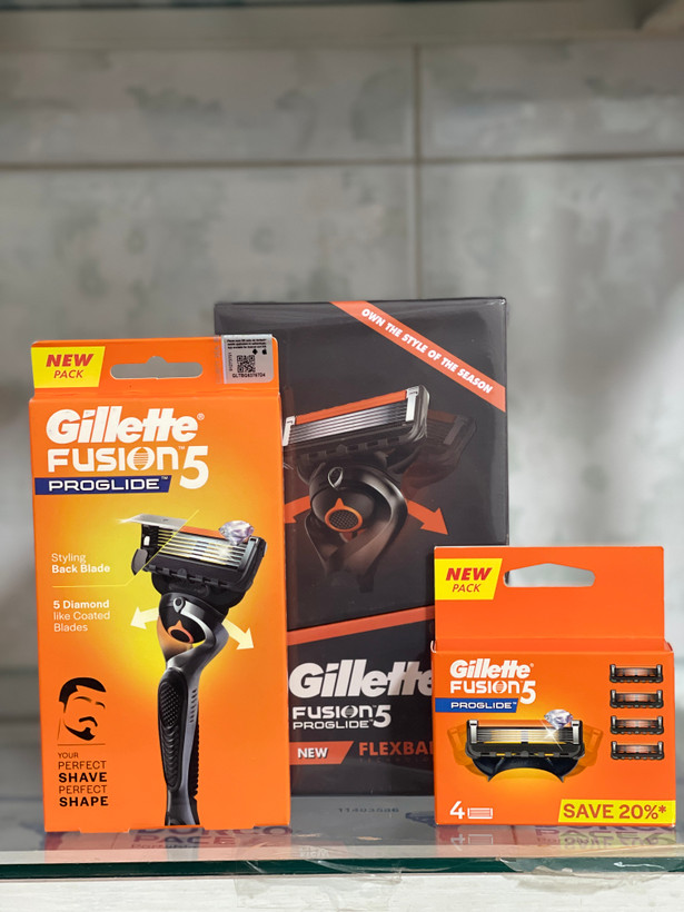 ست دسته اصلاح فیوژن پروگلاید و تیغ یدک ژیلت Fusion5 ProGlide اصل | اصلاح حرفهای و نرم آقایان