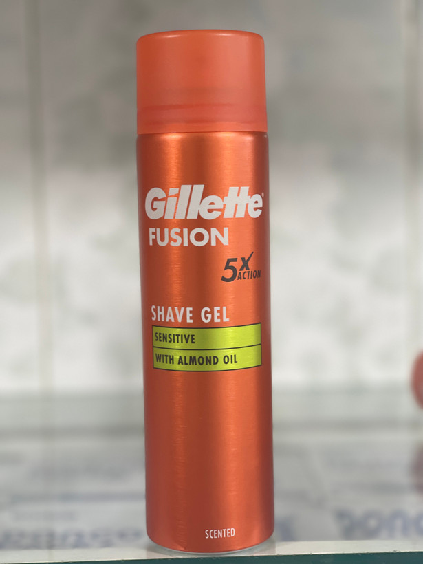 ژل اصلاح صورت مردانه ژیلت فیوژن 5X اکشن مدل Sensitive با روغن بادام | Gillette Fusion Shave Gel 200ml
