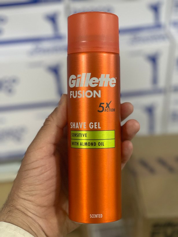 ژل اصلاح صورت مردانه ژیلت فیوژن 5X اکشن مدل Sensitive با روغن بادام | Gillette Fusion Shave Gel 200ml