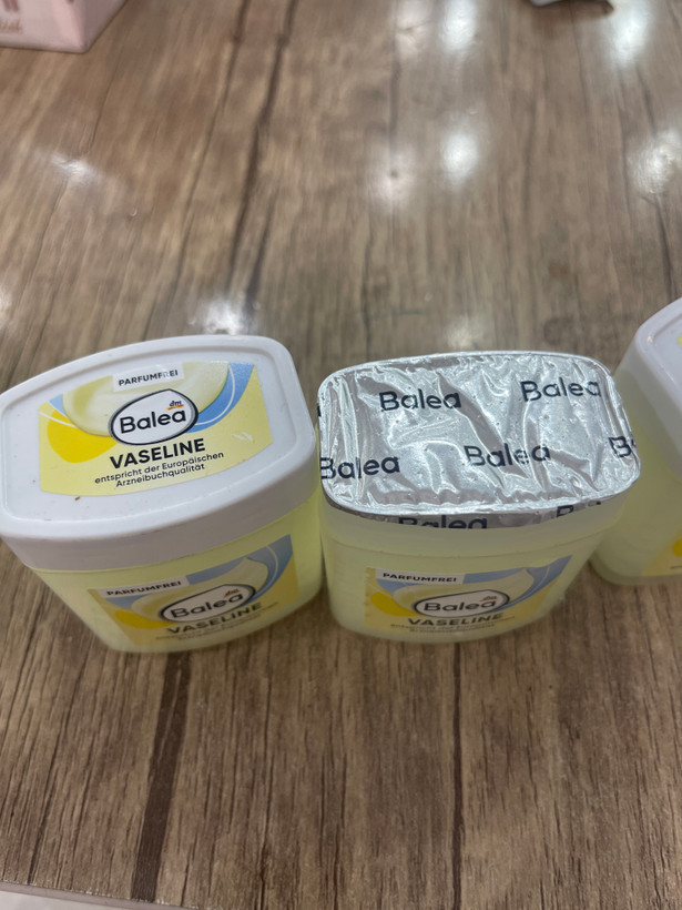 وازلین کلاسیک باله آ (Balea) - حجم ۱۲۵ میلیلیتر | آبرسان و ترمیمکننده پوست (ساخت آلمان)